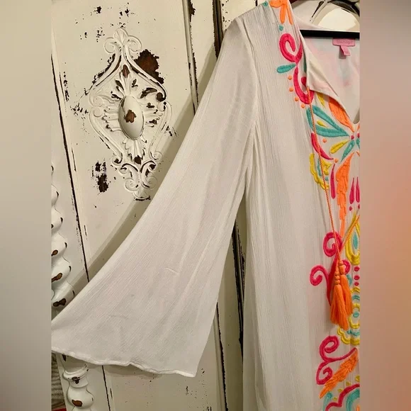 Lilly Pulitzer White Tunic with Pink and Orange Accents. Only worn a few times. - Picture 10 of 15